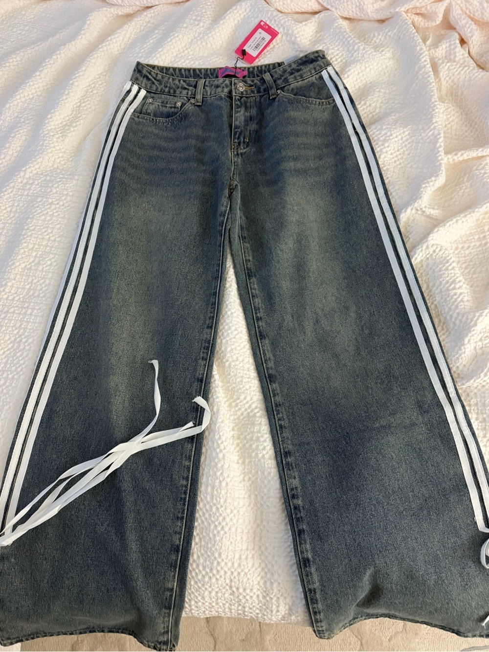 Edikted WASHED LOW RISE RIBBON JEANS